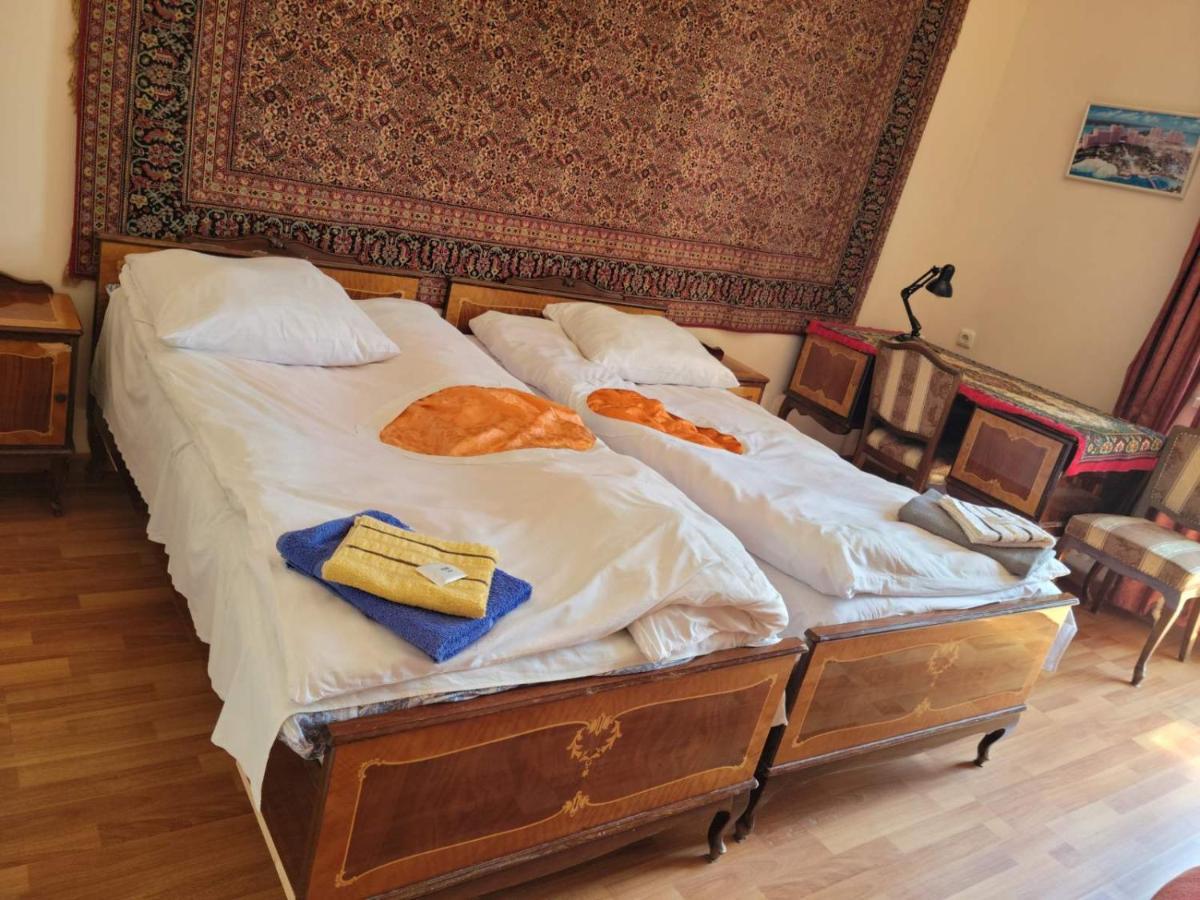 Artush & Raisa B&B Gyumri Ngoại thất bức ảnh